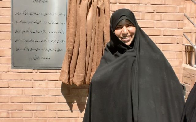 La porte-parole du Front Populaire des Forces de la Révolution Islamique et ex-ministre iranienne de la Santé, Marzieh Vahid-Dastjerdi (Crédit : CC BY-SA, Wikimedia Commons)