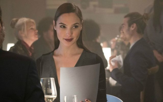 Gal Gadot dans la publicité de Wix pour le Super Bowl 2017. (Crédit : autorisation de Wix)