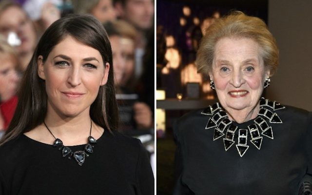 Mayim Bialik, à gauche, et Madeleine Albright ont toutes les deux promis de s'inscrire sur le registre des musulmans américains le 26 janvier 2017. (Crédit : Shutterstock/Getty Images via JTA) Mayim Bialik, à gauche, et Madeleine Albright ont toutes les deux promis de s'inscrire sur le registre des musulmans américains le 26 janvier 2017. (Crédit : Shutterstock/Getty Images via JTA)