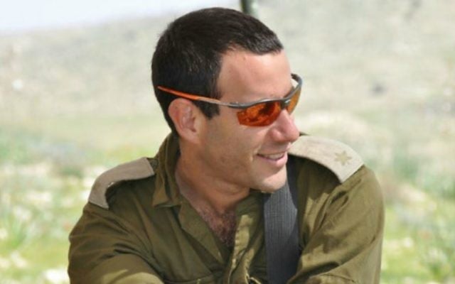 La major Hagai Ben Ari, qui a été grièvement blessé le 21 juillet 2014 pendant l'opération Bordure protectrice dans la bande de Gaza. Il est mort le 3 janvier 2017. (Crédit : autorisation)