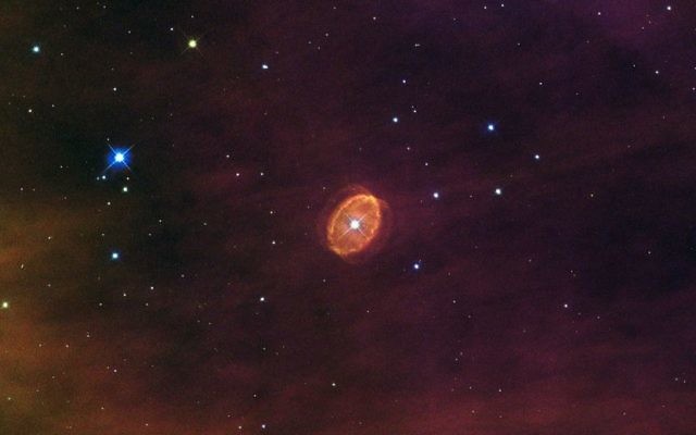 "Une étoile prête à exploser", la nébuleuse SBW1 entoure une étoile bleue géante dans la nébuleuse Carina. Illustration. (Crédit : ESA/Hubble/CC BY 3.0/WikiCommons)