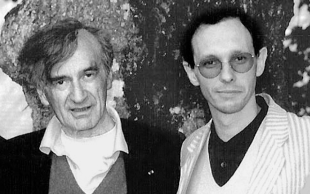 Michaël de Saint Cheron, philosophe des religions et écrivain avec Elie Wiesel à  Cerisy-la-Salle, en juillet 1995. (Crédit : autorisation)