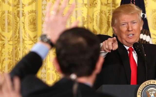 Le président américain Donald Trump s'exprimant lors d'une conférence de presse le 16 février 2017, à la Maison Blanche à Washington, aux Etats-Unis (Crédit : Mark Wilson/Getty Images, via JTA)