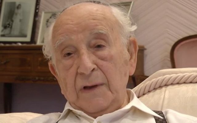La plus grande crainte de Chaim Ferster, qui a survécu à huit camps de concentration, était que le monde oublie les horreurs de l'Holocauste. Il est mort en février 2017. (Crédit : capture d'écran YouTube/JTA) La plus grande crainte de Chaim Ferster, qui a survécu à huit camps de concentration, était que le monde oublie les horreurs de l'Holocauste. Il est mort en février 2017. (Crédit : capture d'écran YouTube/JTA)