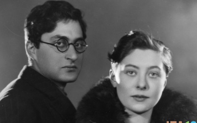 Ivor Montagu et sa femme, Eileen, le 24 février 1927 (Crédit : Sasha / Getty Images) Ivor Montagu et sa femme, Eileen, le 24 février 1927 (Crédit : Sasha / Getty Images)