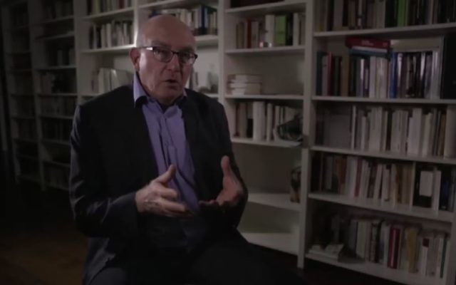 L'historien Henry Rousso interrogé dans "Les faussaires de l'Histoire" (Crédit capture d'cran/Dailymotion) L'historien Henry Rousso interrogé dans "Les faussaires de l'Histoire" (Crédit capture d'cran/Dailymotion)
