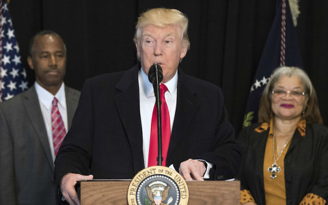 Donald Trump, président américain, lors d'un discours au musée national de l'histoire et de la culture afro-américaine, le 21 février 2017. (Crédit : Kevin Dietsch/Pool/Getty Images via JTA)