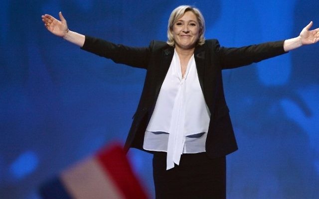 Marine Le Pen en campagne au Zénith de Nantes, le 26 février 2017. (Crédit : Jean-Francois Monier/AFP) Marine Le Pen en campagne au Zénith de Nantes, le 26 février 2017. (Crédit : Jean-Francois Monier/AFP)