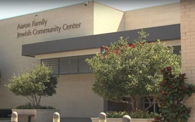 Le centre communautaire juif Aaron Family  de Dallas, au Texas. (Crédit : capture d'écran YouTube)