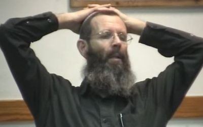 Le Rabbin Yigal Levinstein enseignant une leçon (Capture d'écran : YouTube) Le Rabbin Yigal Levinstein enseignant une leçon (Capture d'écran : YouTube)