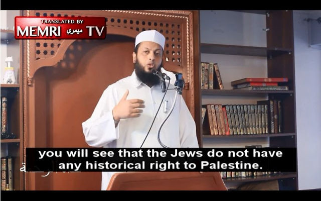 L’imam Wael Al-Ghitawi fait un sermon à la mosquée du centre islamique Al-Andalous de Montréal en novembre 2014 (Capture d’écran: MEMRI TV) L’imam Wael Al-Ghitawi fait un sermon à la mosquée du centre islamique Al-Andalous de Montréal en novembre 2014 (Capture d’écran: MEMRI TV)