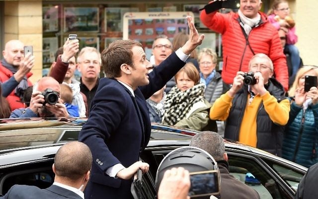 Emmanuel Macron au Touquet, le 23 avril 2017. (Crédit : Philippe Huguen/AFP)