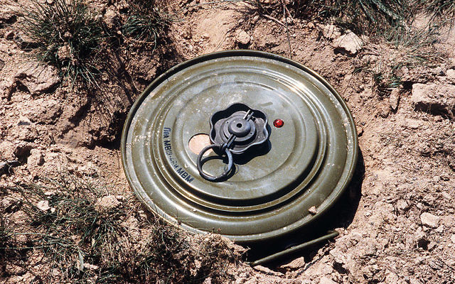 Illustration d'une mine terrestre TM-46 (Crédit : PD-USGov-Military/ domaine public) Illustration d'une mine terrestre TM-46 (Crédit : PD-USGov-Military/ domaine public)