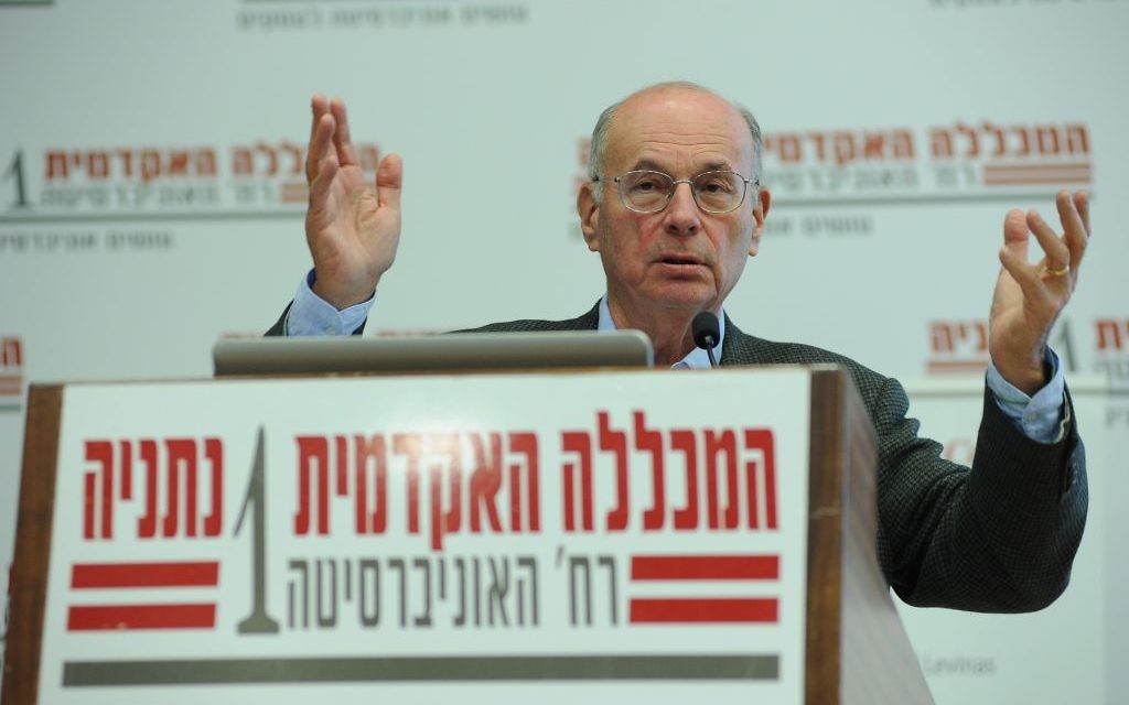 Boris Cyrulnik au Collège académique de Natanya. (Crédit : autorisation) Boris Cyrulnik au Collège académique de Natanya. (Crédit : autorisation)