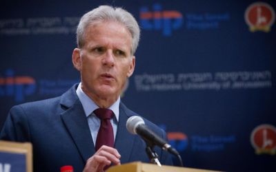 Michael Oren lors d'un débat politique à l'Université Hébraïque de Jérusalem, en mars 2015. (Crédit : Miriam Alster/Flash90)