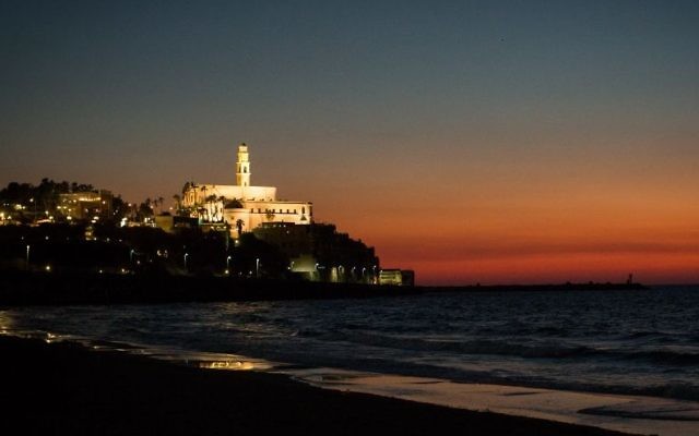 Jaffa au crépuscule le 6 février 2017. Illustration. (Crédit : Sebi Berens/Flash90)