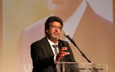 Meyer Habib, député de la 8e circonscription des Français de l'étranger, intervenant lors du meeting de soutien à François Fillon, en avril 2017. (Crédit : Gideon Markowicz)