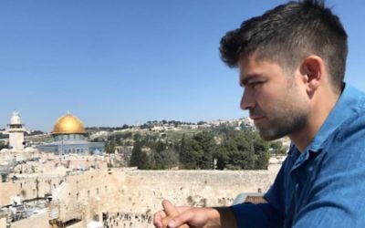 Adrian Grenier à Jérusalem en mars 2017. (Crédit : Instagram) Adrian Grenier à Jérusalem en mars 2017. (Crédit : Instagram)