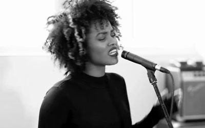 La chanteuse Cabra Casay sortira un album en 2008 (Crédit: capture d'écran Youtube/Cabra Casay)