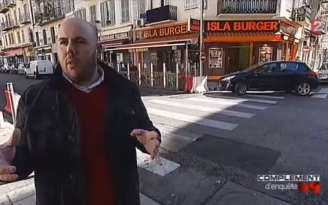 Philippe  Vardon, nouveau conseiller en communication de  Marine Le Pen pour la campagne européenne (Crédit: capture d'écran Youtube/Compléments d'enquête)