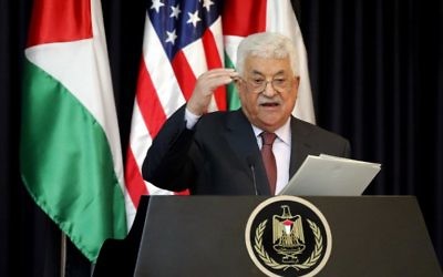 Mahmoud Abbas, président de l'Autorité palestinienne, en conférence de presse au palais présidentiel de Bethléem, le 23 mai 2017. (Crédit : Thomas Coex/AFP)