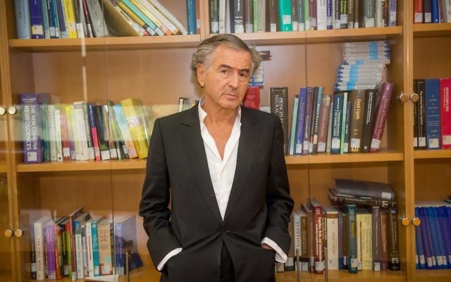 Bernard Henry-Lévy avant sa  conférence à l'Université de Tel-Aviv (Crédit: Chen Damari)