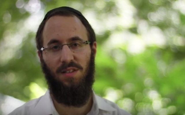 Le rabbin Levi Harlig du Chabad Center of Southern Nevada (Crédit : capture d'écran YouTube) Le rabbin Levi Harlig du Chabad Center of Southern Nevada (Crédit : capture d'écran YouTube)