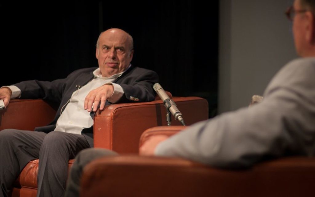 Natan Sharansky, interviewé par Matthew Kalman, lors d'un évènement du Times of Israel à Jérusalem, le 7 mai 2017. (Crédit : Luke Tress/Times of Israel)