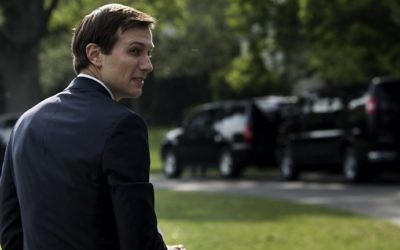 Jared Kushner devant la Maison Blanche, le 27 avril 2017. (Crédit : Brendan Smialowski/AFP)