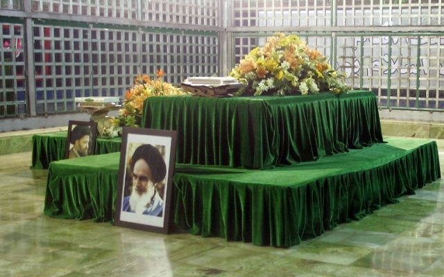 Le mausolée de l'Ayatollah Ruhollah Khomeini, fondateur de la République islamique d'Iran, à Téhéran, le 5 février 2009. Illustration. (Crédit : Atta Kenare/AFP)