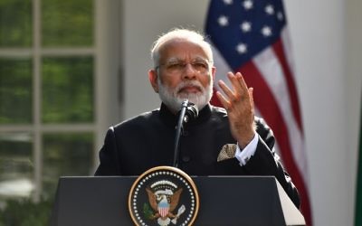Le Premier ministre indien Narendra Modi intervient lors d'une conférence de presse conjointe avec le président américain Donald Trump au Rose Garden à la Maison Blanche le 26 juin 2017 (Crédit : AFP Photo / Nicholas Kamm)
