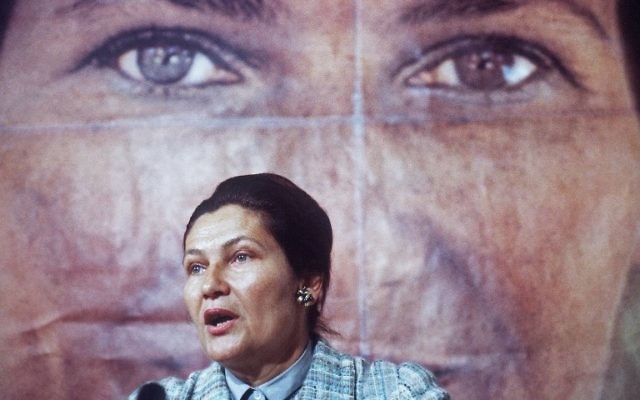 Simone Veil, ministre de la Santé, pendant la campagne électorale pour les élections européennes, le 1er mai 1979. (Crédit: AFP/Staff)