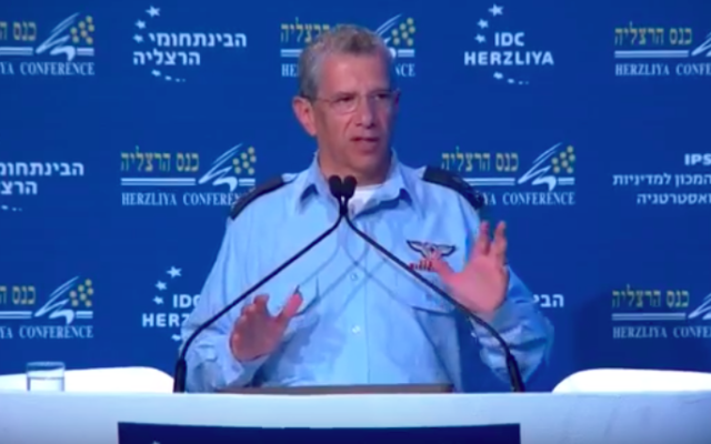 Amir Eshel à la conférence d'Herzliya 2017 (Crédit : Capture d’écran YouTube)