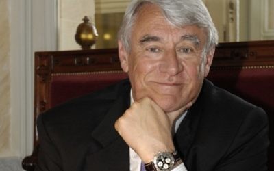 Claude Goasguen, député maire du XVIe arrondissement de Paris, le 28 avril 2008. (Crédit : Brunetti Ava/CC-BY-SA-3.0)