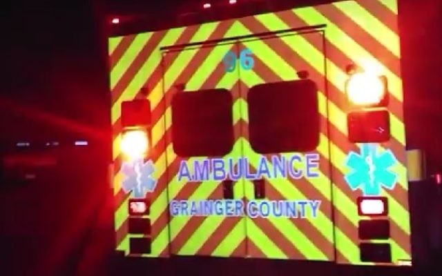 Illustration : une ambulance de Grainger Country Ambulance services. (Crédit : capture d'écran YouTube) Illustration : une ambulance de Grainger Country Ambulance services. (Crédit : capture d'écran YouTube)