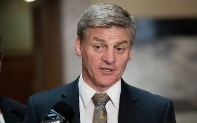 Bill English, alors vice-Premier ministre de Nouvelle-Zélande, durant une conférence de presse à Wellington, le 5 décembre 2016. (Crédit : Marty Melville/AFP)
