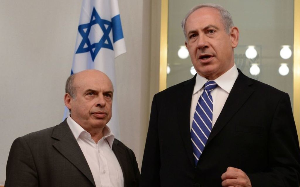 Le Premier ministre Benjamin Netanyahu avec le président de l'Agence juive Natan Sharansky, le 18 juin 2013. (Crédit : Kobi Gideon/GPO/Flash90) Le Premier ministre Benjamin Netanyahu avec le président de l'Agence juive Natan Sharansky, le 18 juin 2013. (Crédit : Kobi Gideon/GPO/Flash90)