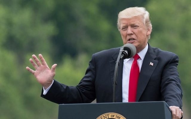 Le président américain Donald Trump à Cincinnati, dans l'Ohio, le 7 juin 2017. (Crédit: Nicholas Kamm/AFP) Le président américain Donald Trump à Cincinnati, dans l'Ohio, le 7 juin 2017. (Crédit: Nicholas Kamm/AFP)