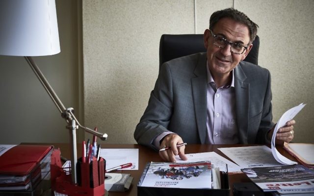 David Kimelfeld, maire du 4e arrondissement de Lyon et premier vice-président de la métropole du Grand Lyon, le 20 juin 2017. (Crédit : Jean-Philippe Ksiazek/AFP) David Kimelfeld, maire du 4e arrondissement de Lyon et premier vice-président de la métropole du Grand Lyon, le 20 juin 2017. (Crédit : Jean-Philippe Ksiazek/AFP)