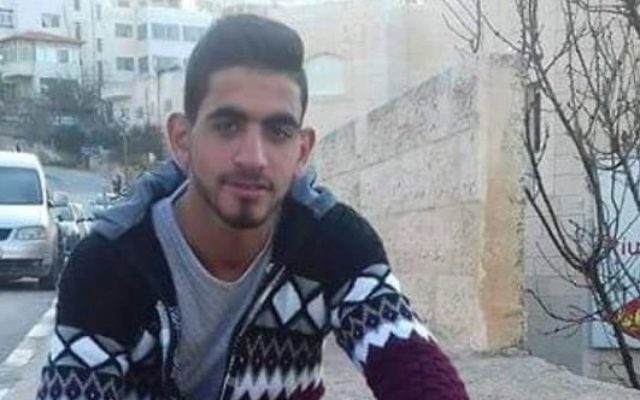Omar al-Abed, le terroriste qui a tué trois Israéliens dans leur maison à Halamish, le 21 juillet 2017. (Crédit : Facebook)