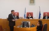 La magistrate à la Cour suprême Esther Hayut, au centre, avec les juges Noam Sohlberg, à droite, et Uzi Fogelman durant une audience à la Cour suprême de Jérusalem le 4 avril 2016 (Crédit : Yonatan Sindel/Flash90)