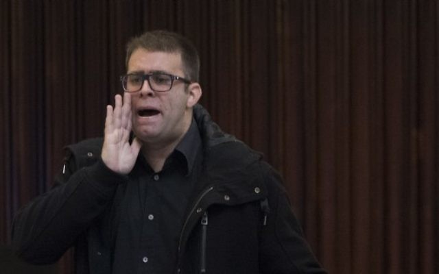 Oren Hazan, député du Likud, lors d'une séance plénière de la Knesset, le 25 janvier 2017. (Crédit : Yonatan Sindel/Flash90)