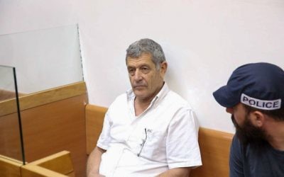 Miki Ganor devant la cour des magistrats de Rishon Lezion, le 10 juillet 2017. (Crédit : Moti Kimchi/Pool) Miki Ganor devant la cour des magistrats de Rishon Lezion, le 10 juillet 2017. (Crédit : Moti Kimchi/Pool)