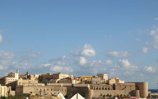 La Vieille ville de Melilla, une enclave du Maroc sous souveraineté espagnole. (Crédit : TonioMora/Flickr via Wikimedia CC BY-SA 2.0)