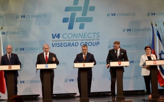 Le Premier ministre Netanyahu et les dirigeants du groupe de Visegrad - Hongrie, Slovaquie, République tchèque et Pologne - à Budapest, le 19 juillet 2017. (Haim Tzach/GPO) Le Premier ministre Netanyahu et les dirigeants du groupe de Visegrad - Hongrie, Slovaquie, République tchèque et Pologne - à Budapest, le 19 juillet 2017. (Haim Tzach/GPO)