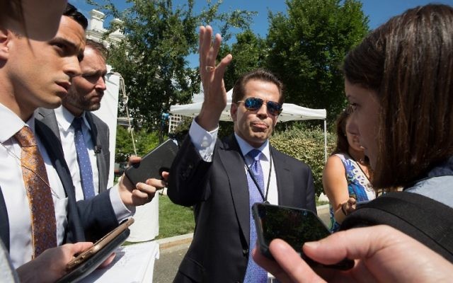 Anthony Scaramucci, alors directeur de la communication de la Maison Blanche, à Washington, D.C., le 25 juillet 2017. (Crédit : Tasos Katopodis/AFP) Anthony Scaramucci, alors directeur de la communication de la Maison Blanche, à Washington, D.C., le 25 juillet 2017. (Crédit : Tasos Katopodis/AFP)