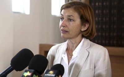 Florence Parly, ministre française des Armées, en conférence de presse à Bamako, au Mali, le 1er août 2017. (Crédit : Souleymane Ag Anara/AFP) Florence Parly, ministre française des Armées, en conférence de presse à Bamako, au Mali, le 1er août 2017. (Crédit : Souleymane Ag Anara/AFP)