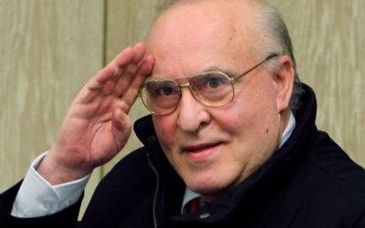 Ernst Zuendel en 2006 durant son procès à Mannheim (Crédit : AFP / dpa / Boris Roessler / Germany OUT)