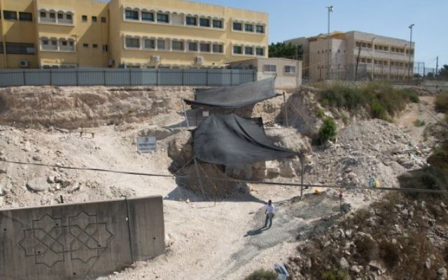 Vue générale de la fouille de Reina, en Basse Galilée. (Crédit : Samuel Magal / IAA)