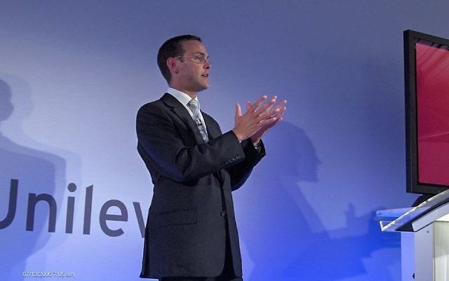 James Murdoch en 2006 (Crédit : Esther Dyson/ CC A 2.0) James Murdoch en 2006 (Crédit : Esther Dyson/ CC A 2.0)